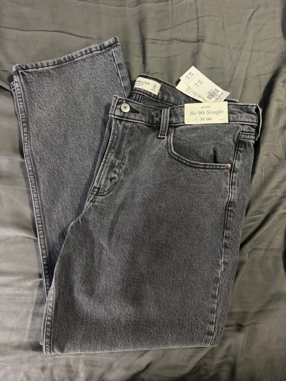 Abercrombie & Fitch Straight Leg Jeans in Washed Black 12/31 Short